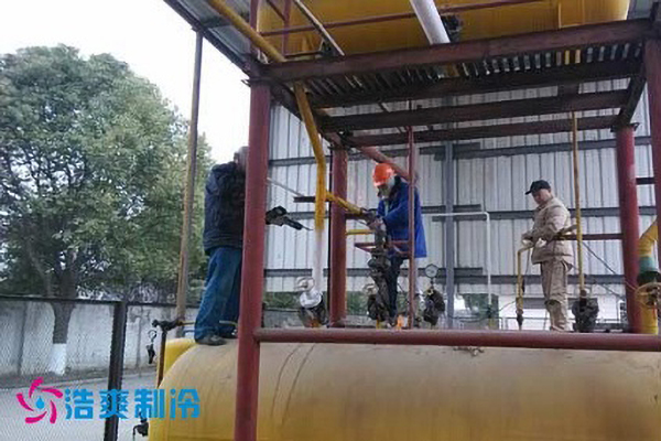 圖示:大娘冷庫改造舊設備的拆除